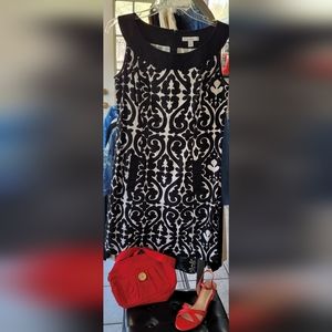 EUC Black & White bandeau neckline dress w/pockets